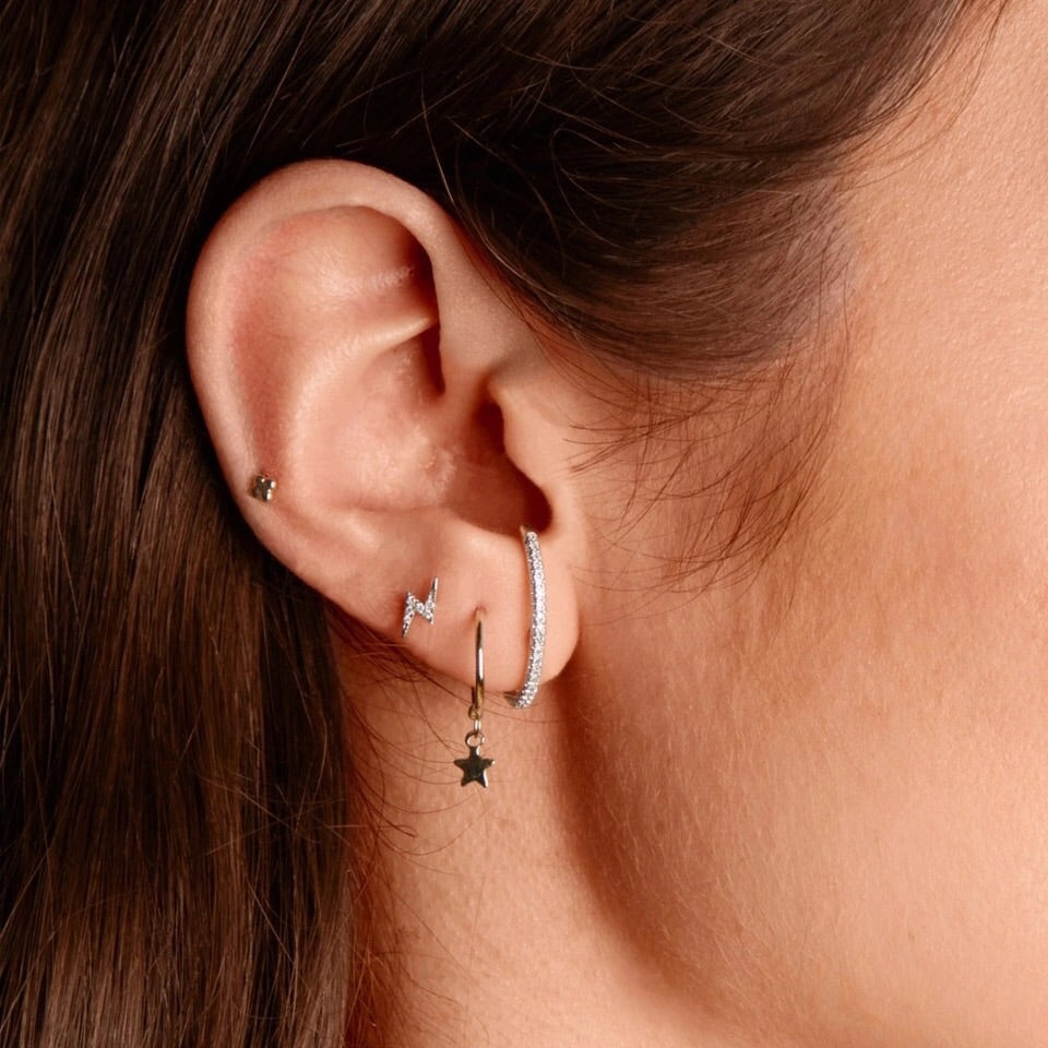 SPARKLE BAR STUD EARRING