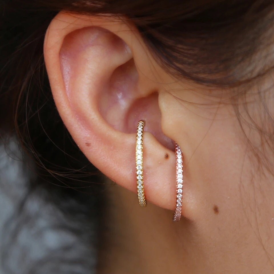SPARKLE BAR STUD EARRING